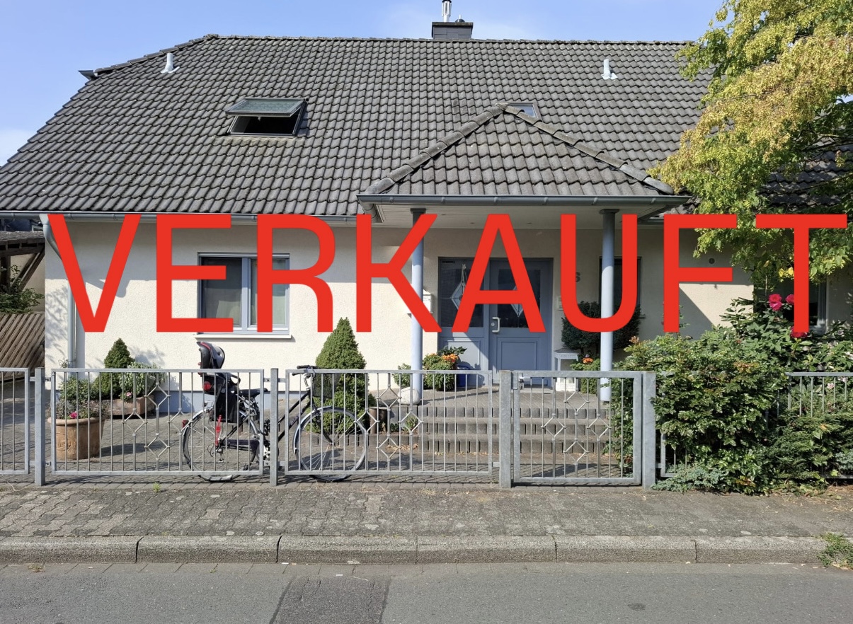 VERKAUFT! „Ein Haus, viele Möglichkeiten– freistehendes Ein-Zweifamilienhaus mit Garten und Garage im begehrten Unterrath“