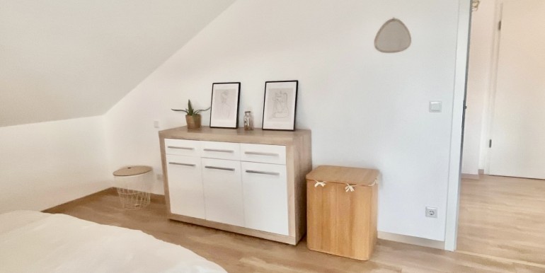 Schlafzimmer1 2