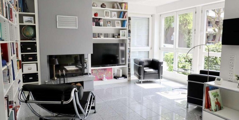 e5f6c48e-e4fd-4490-8c3c-8259ea3bfae9