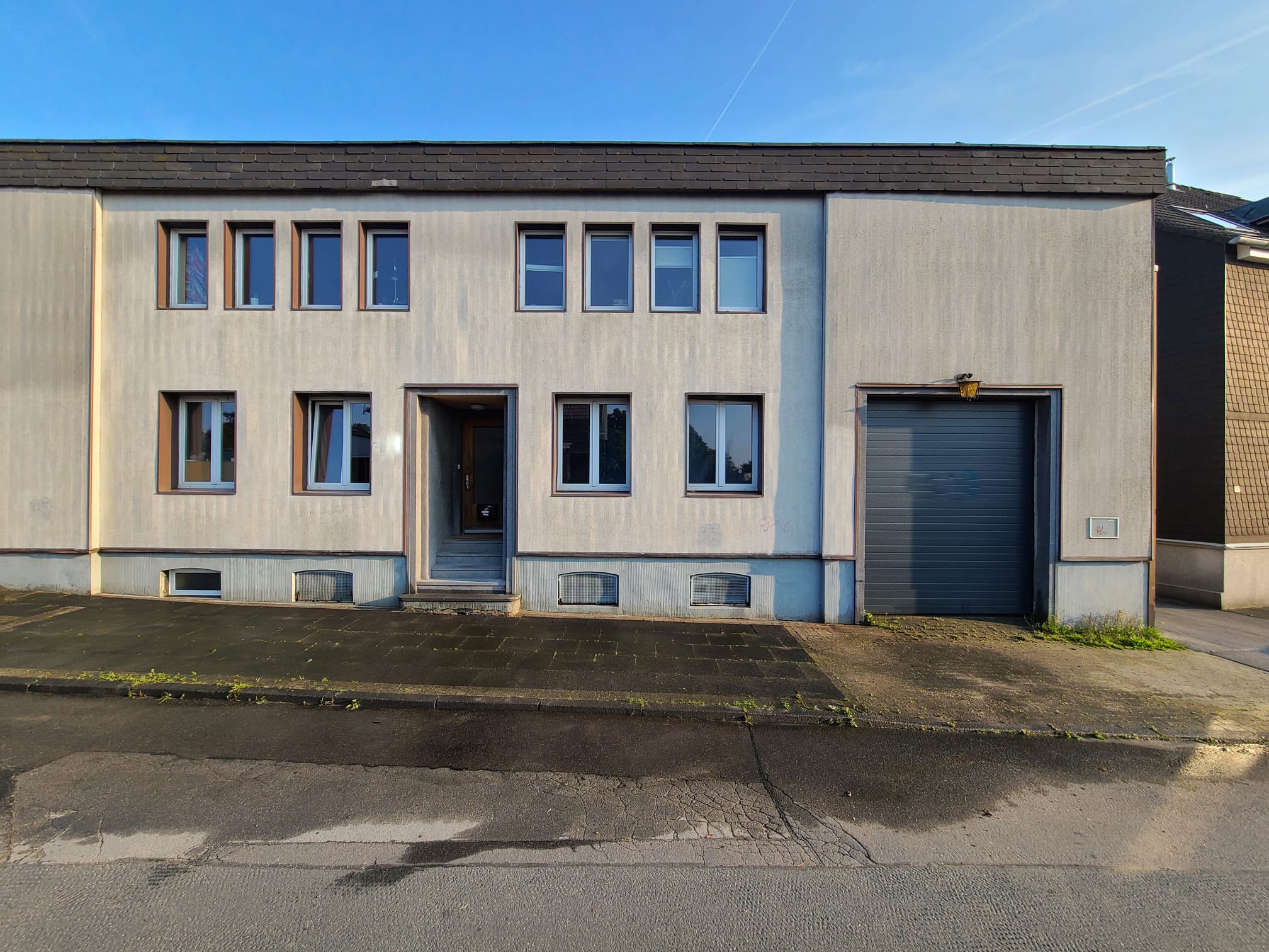 Schönes Reihenmittelhaus von 150m² + 70m² Nutzfläche und Gewerbehalle von ca. 100 m² in Wuppertal-Cronenberg/Küllenhahn